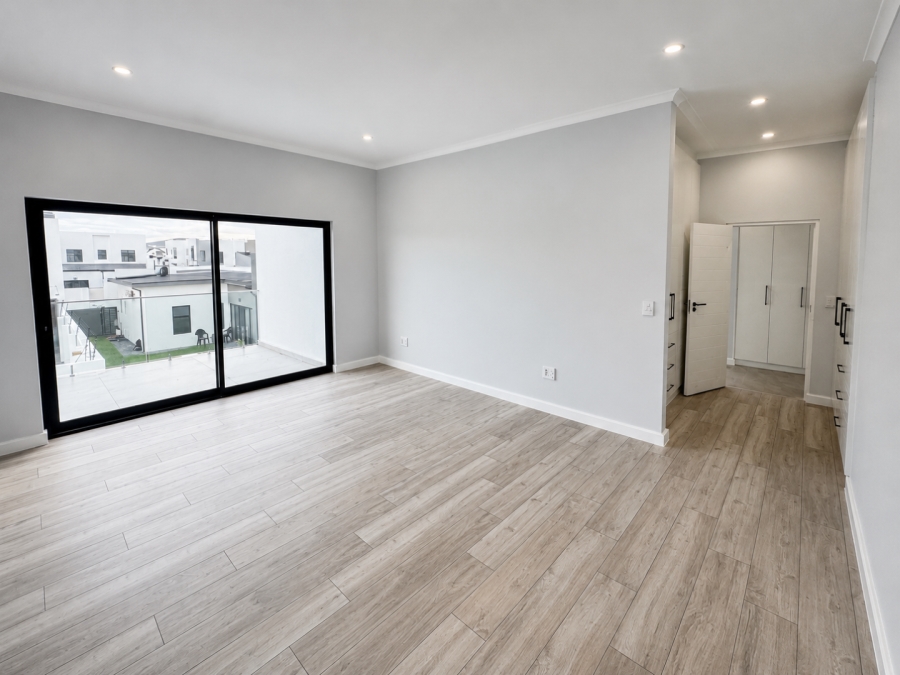 5 Bedroom Property for Sale in Sandown Western Cape